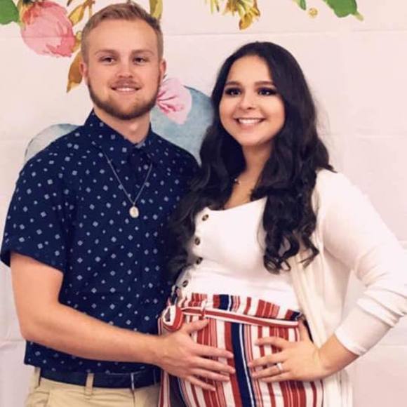 Meet your Posher, Alexis - Picture 2 of 3